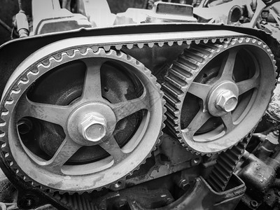 四氣瓶發(fā)動(dòng)機(jī)的塊拆卸供修理的機(jī)動(dòng)車輛發(fā)油部件維修中的汽車發(fā)動(dòng)機(jī)油部件維修中的汽車發(fā)動(dòng)機(jī)